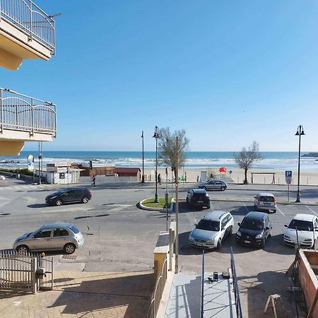 Sweet Home & Wellness Luxury Apartment Nettuno Exterior photo