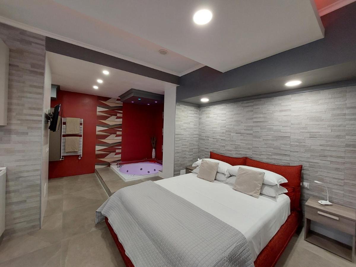 Sweet Home & Wellness Luxury Apartment Nettuno Exterior photo