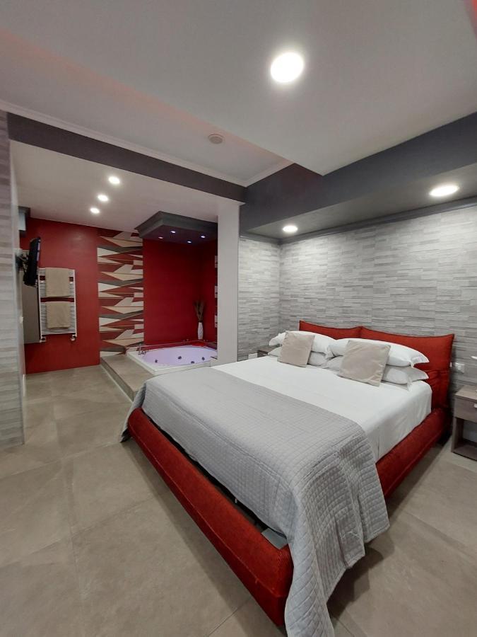 Sweet Home & Wellness Luxury Apartment Nettuno Exterior photo