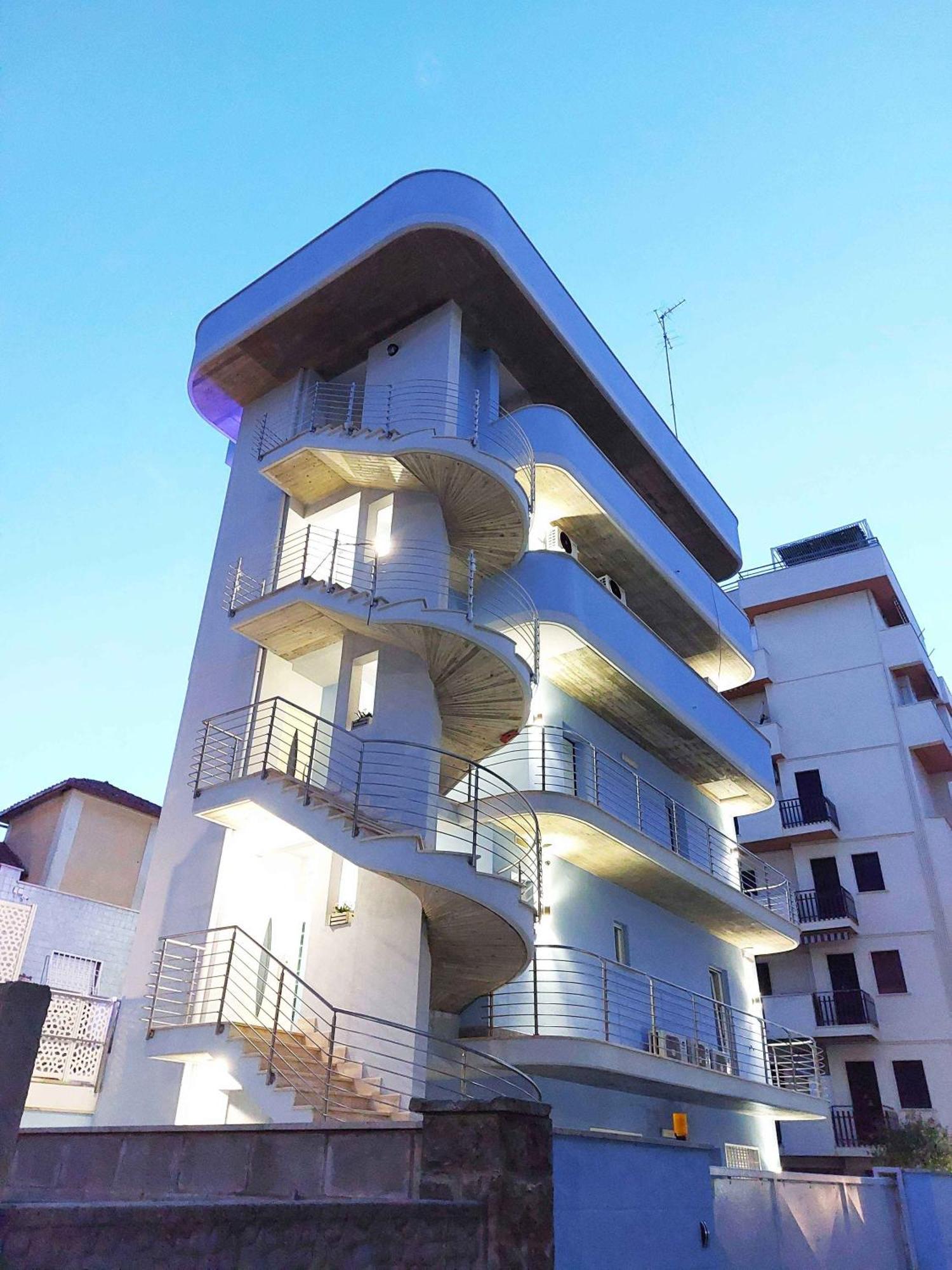 Sweet Home & Wellness Luxury Apartment Nettuno Exterior photo