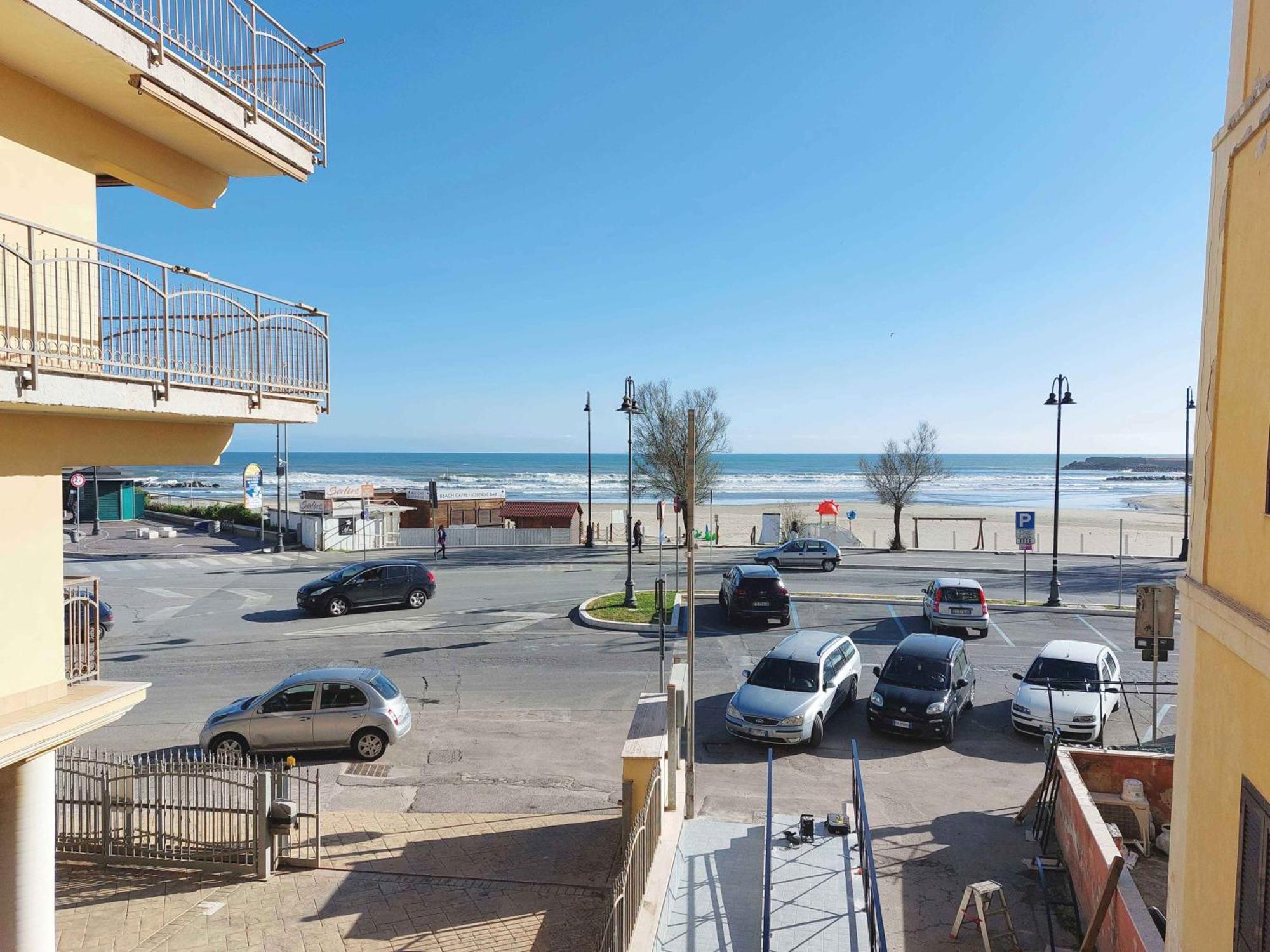 Sweet Home & Wellness Luxury Apartment Nettuno Exterior photo
